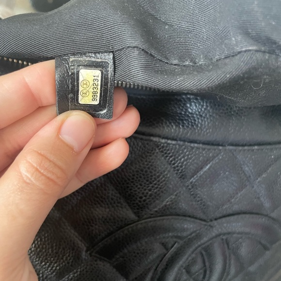 Authentic!!!!Chanel 2004/2005 caviar timeless shoulder bag. Authentic - Picture 9 of 16